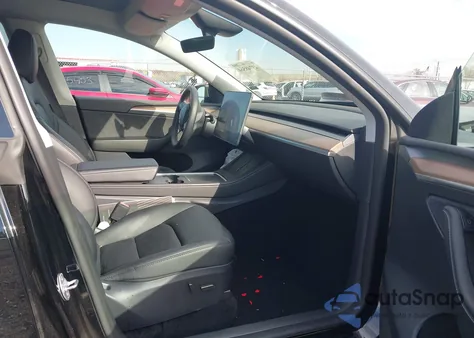 2025 Tesla Model Y Long Range Dual Motor All-Wheel Drive from USA, damaged, VIN 7SAYGDEE6SF300238